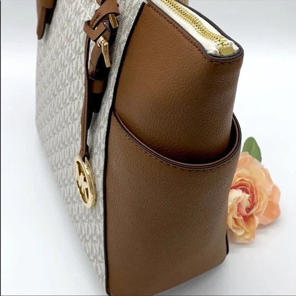 MICHAEL KORS CHARLOTTE LARGE TOP ZIP TOTE VANILLA - Picture 7 of 15